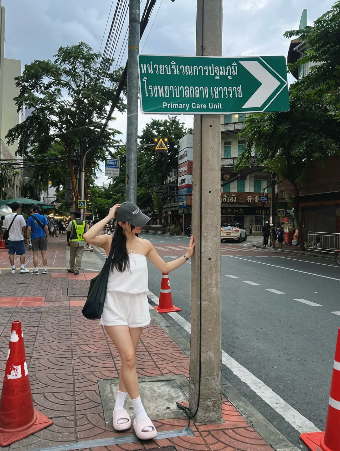 Some Bangkok bits 🤍🤎 3