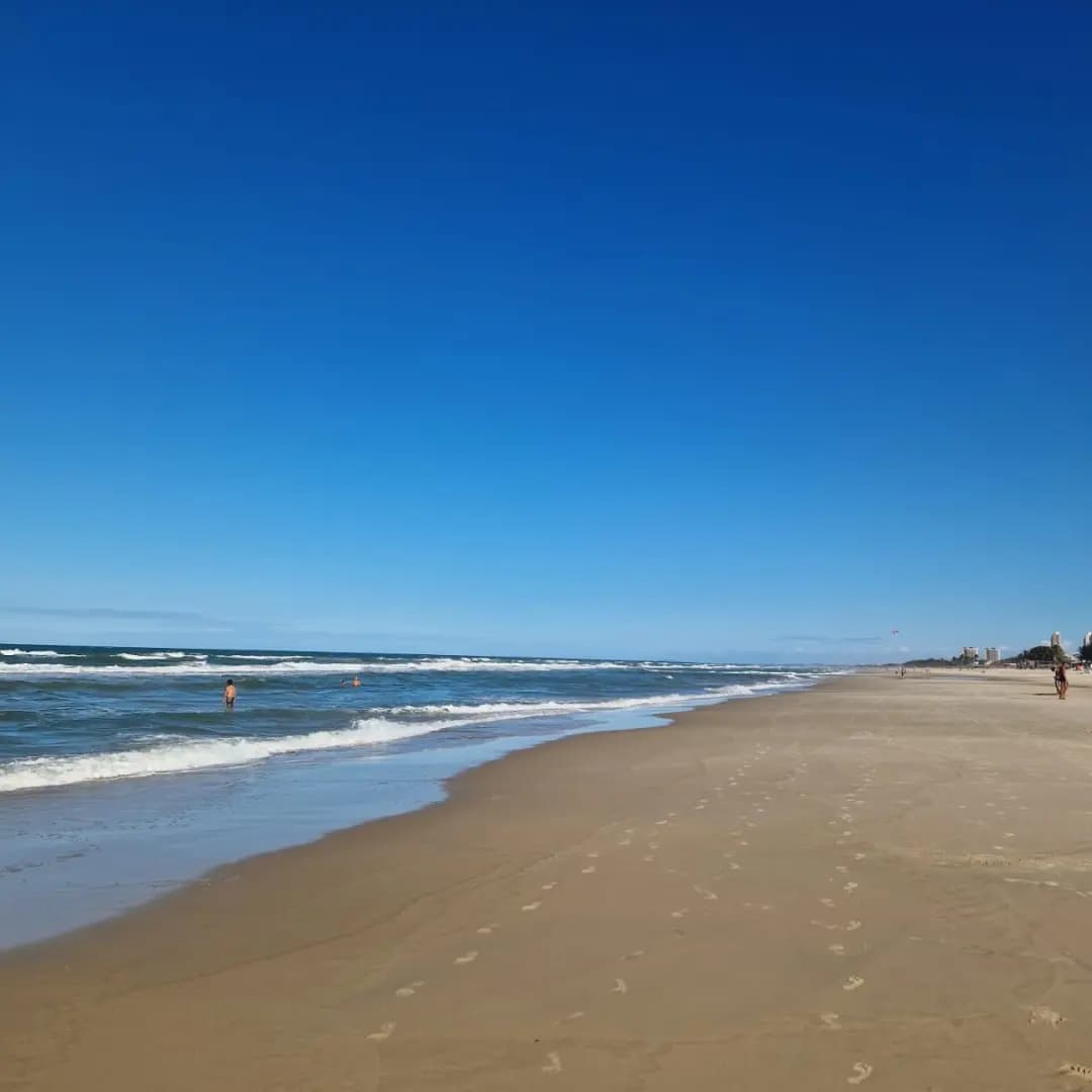 🏖️ 4