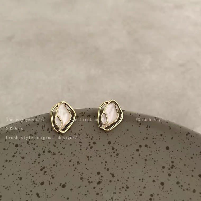 Marble Gold Earring Map 3