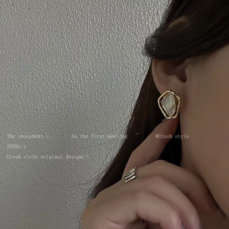 Marble Gold Earring Map 4