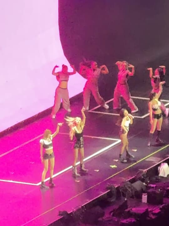 Note BP 2025 concert w/ 6