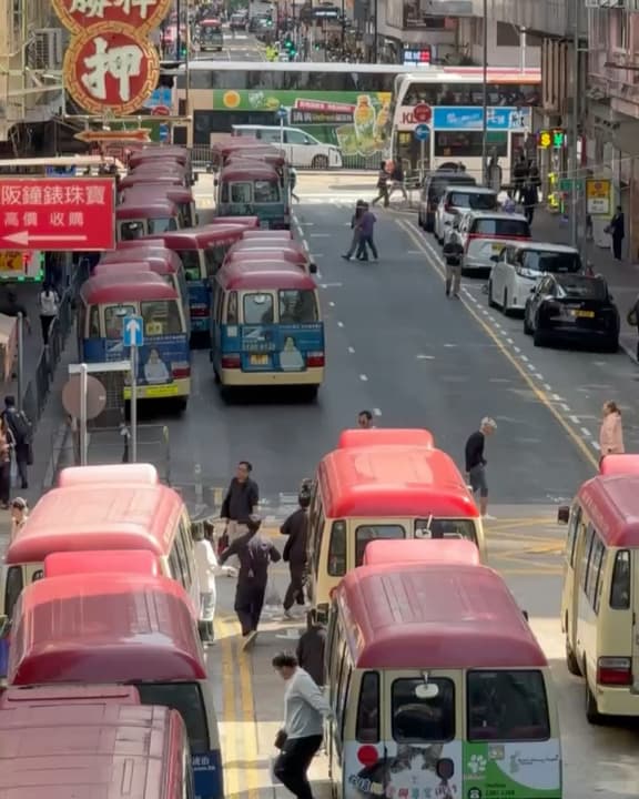 This city is a nightmare. I'm so sick of the constant noise and traffic. It's impossible 6