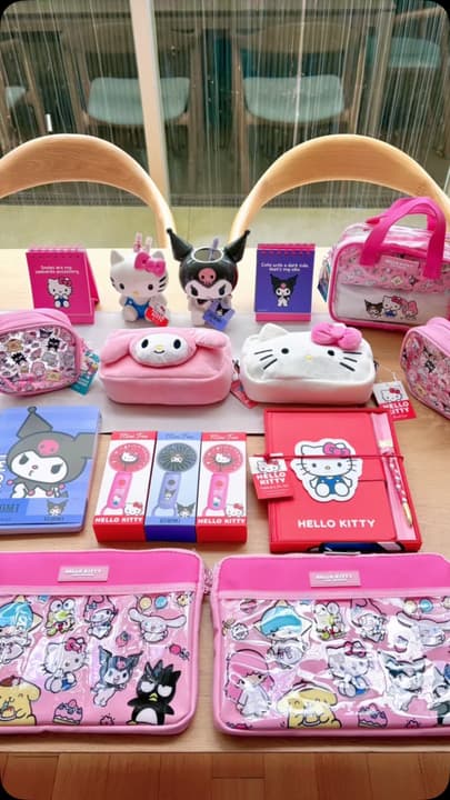 Hello Kitty &