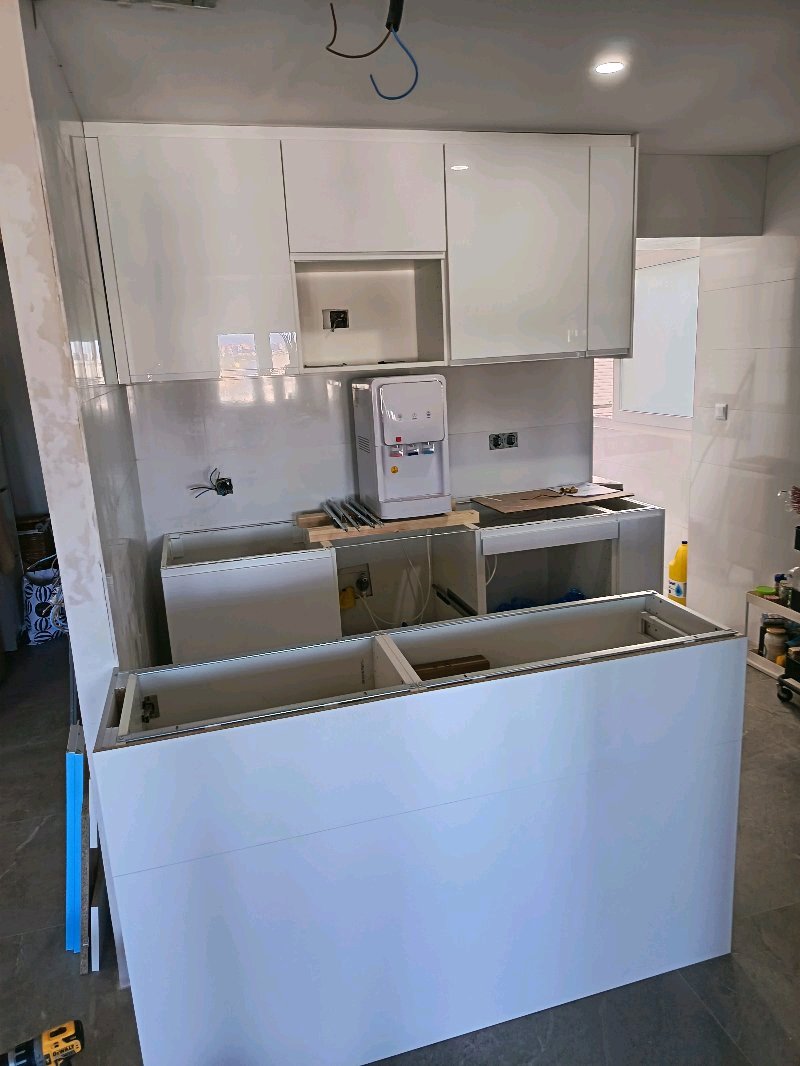 Armado y montaje de muebles cocina