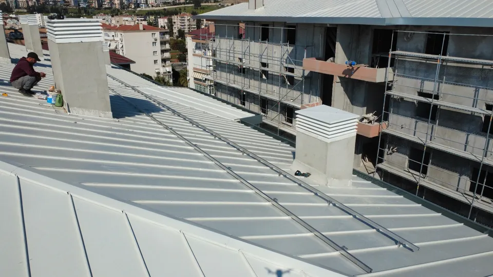 Bayraklı İzmir Alüminyum Kenet Çatı Uygulaması – 4
