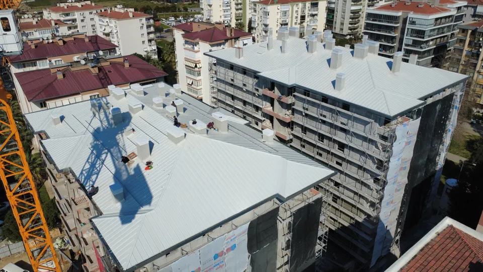 Bayraklı İzmir Alüminyum Kenet Çatı Uygulaması – 3