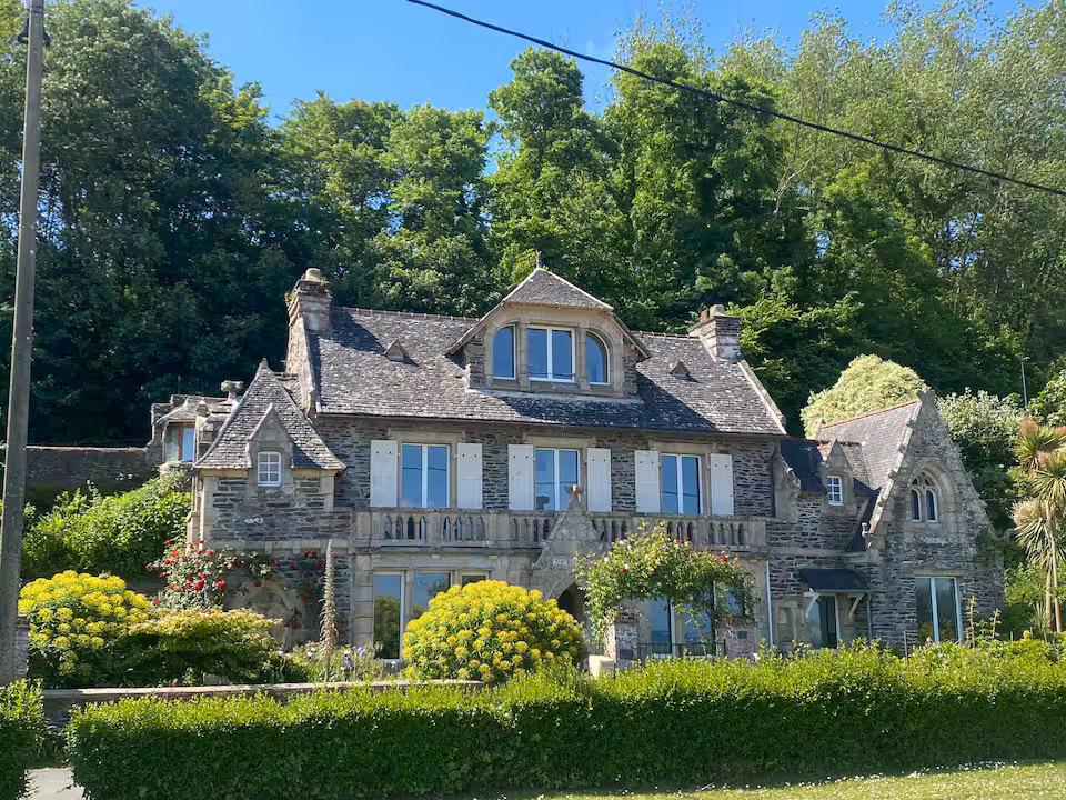 Le manoir entier