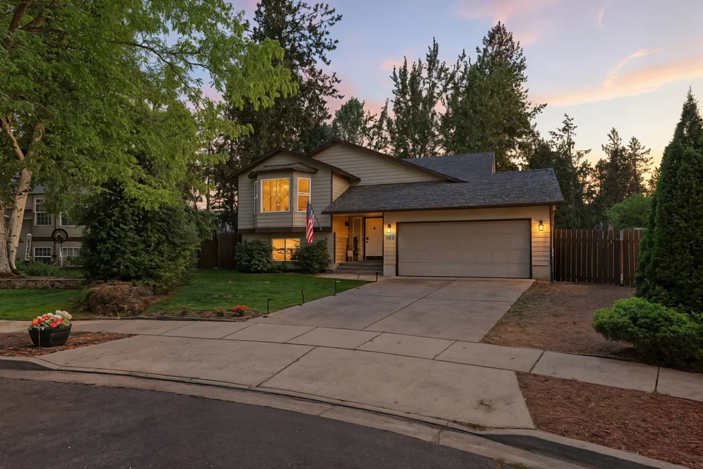 102 S Riverwood Court