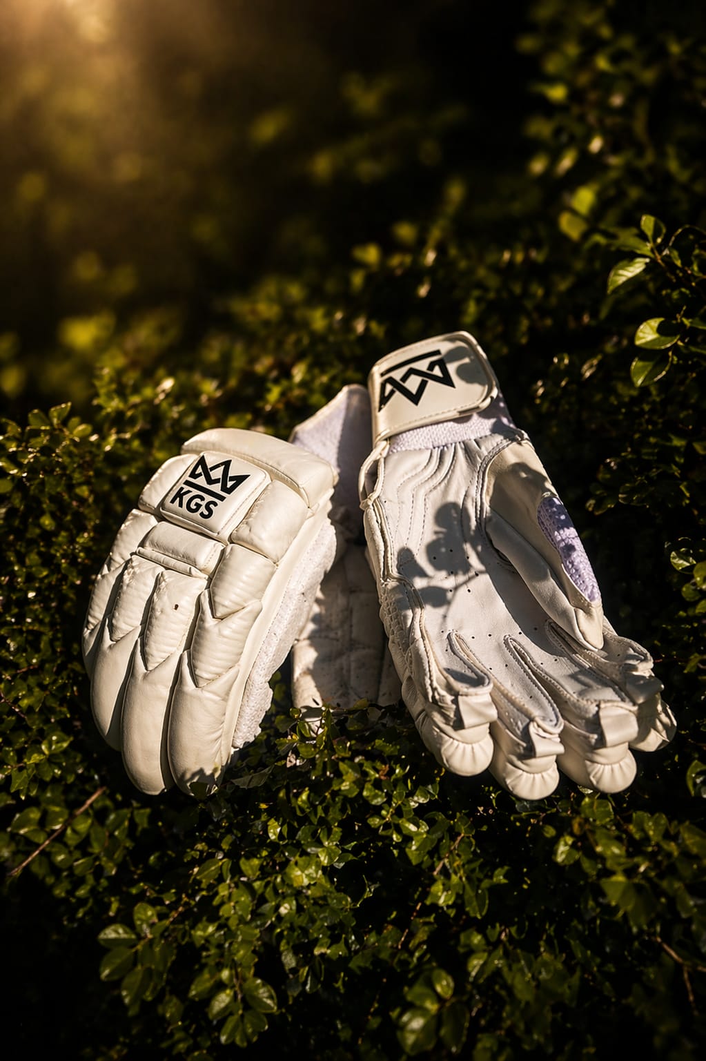 KGS Elite Classic Batting Gloves – Professional White Cricket Gloves for Maximum Comfort & Control preview 3