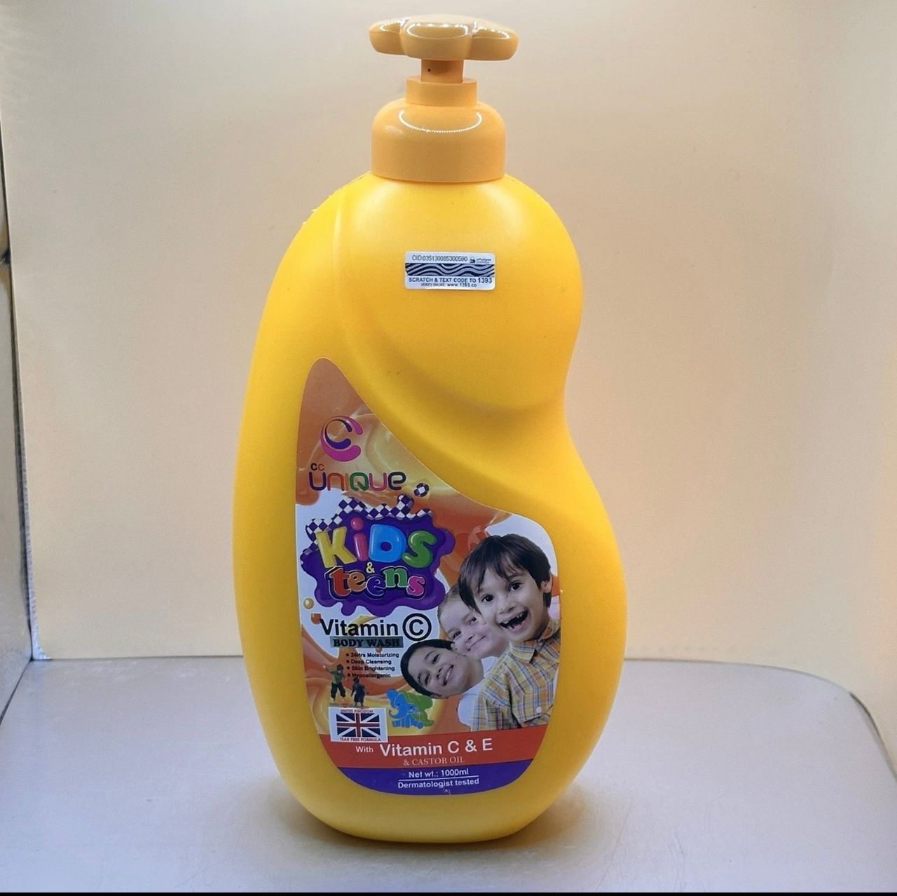 Unique Kids And Teens Vitamin C Brightening Shower Gel 1000ml-01