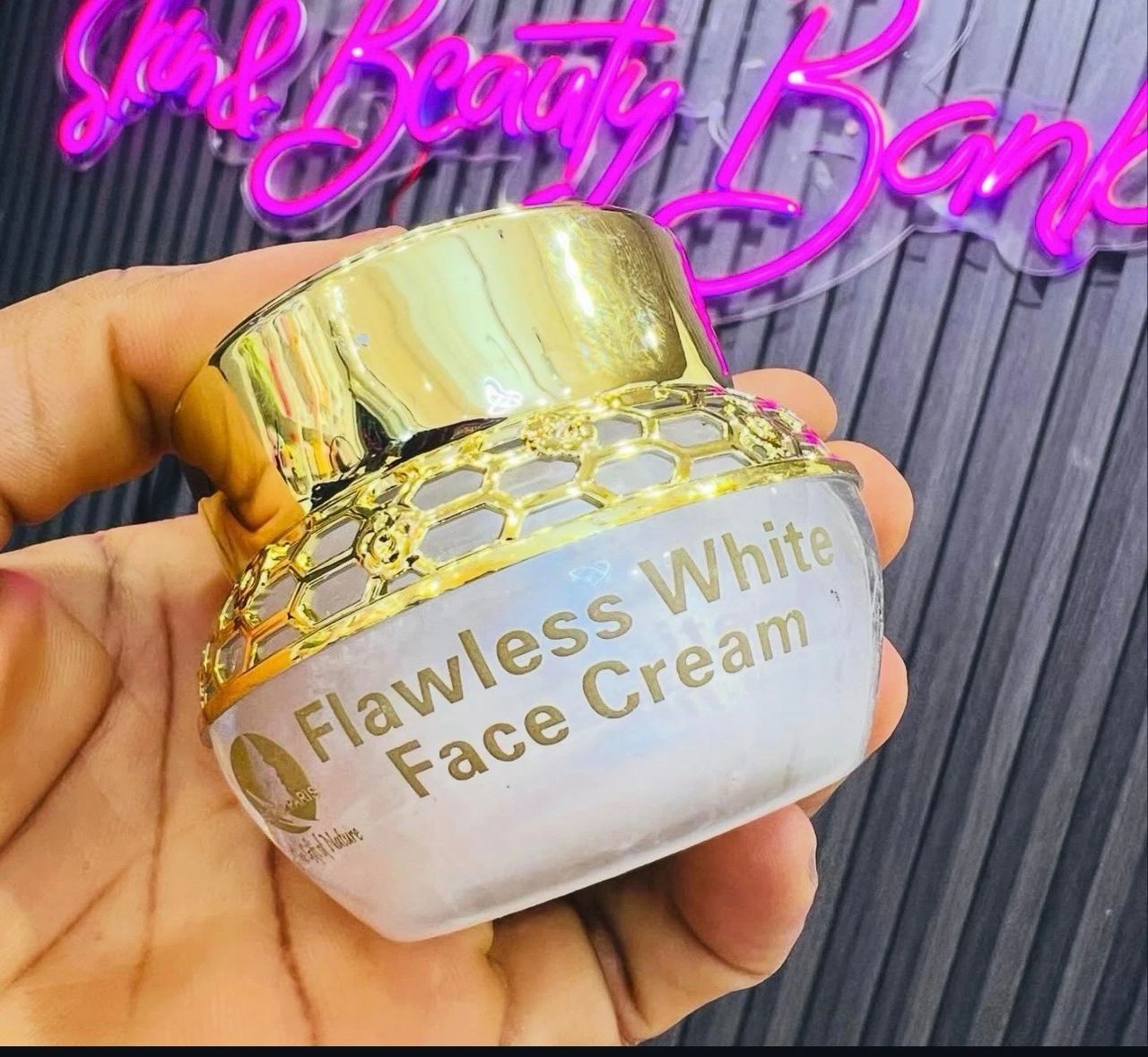 Flawless White Face Cream 30g With SPF 30 (7days Action)-01