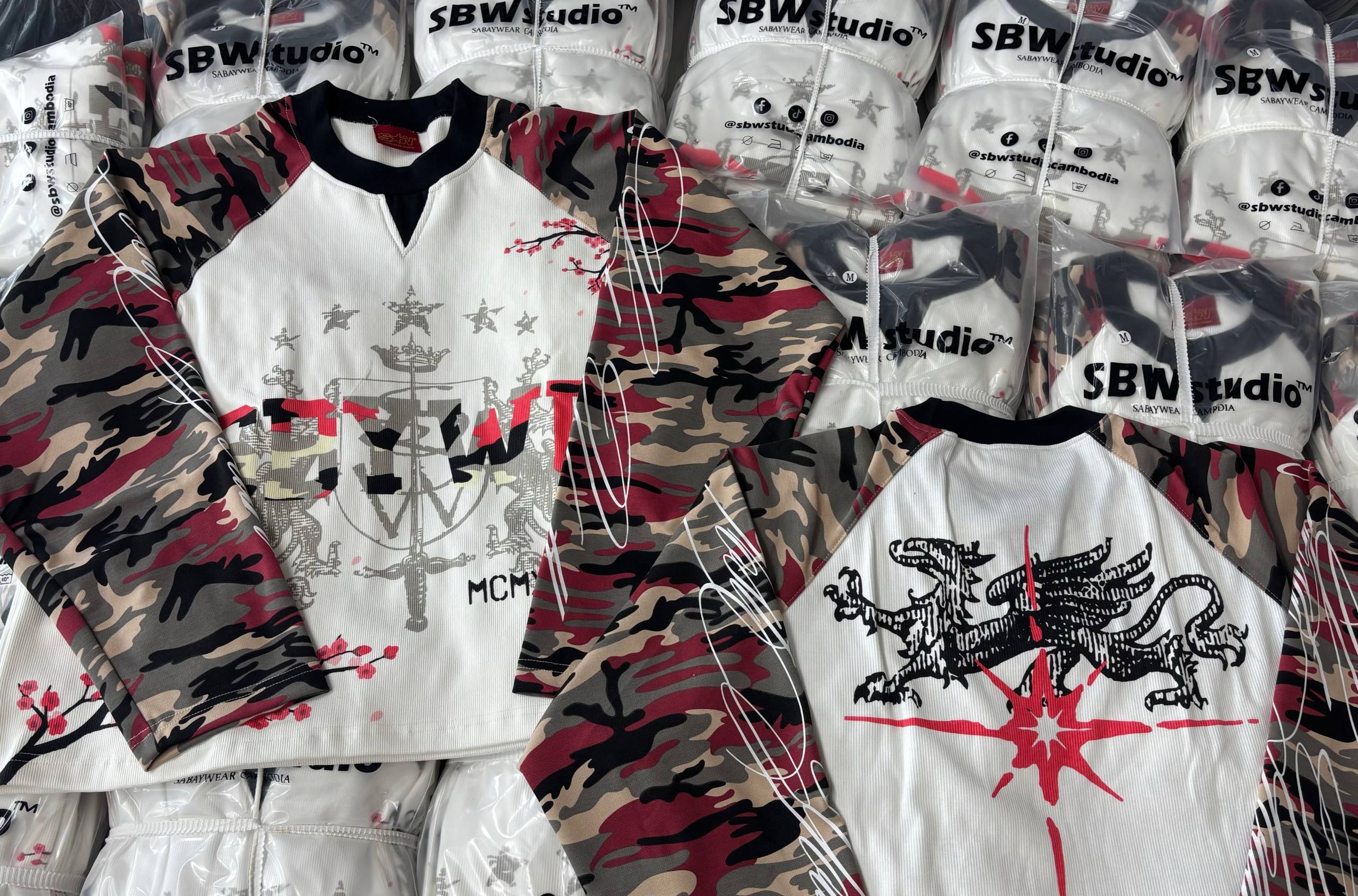 STREETWEAR thumbnail 2