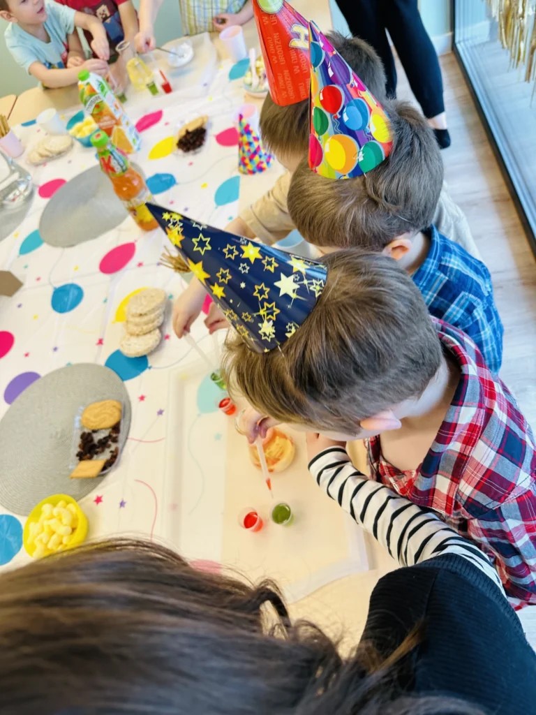 Kluboksięgarnia i sala zabaw Tęczowa Sowa - urodziny i zajęcia dla dzieci - zdjęcie 2