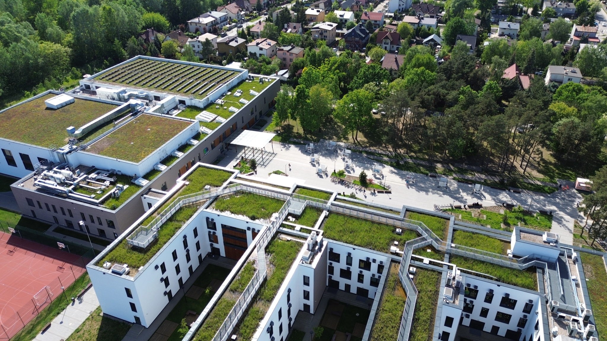 Marki MCER – SPORTS AND ENTERTAINMENT CENTER