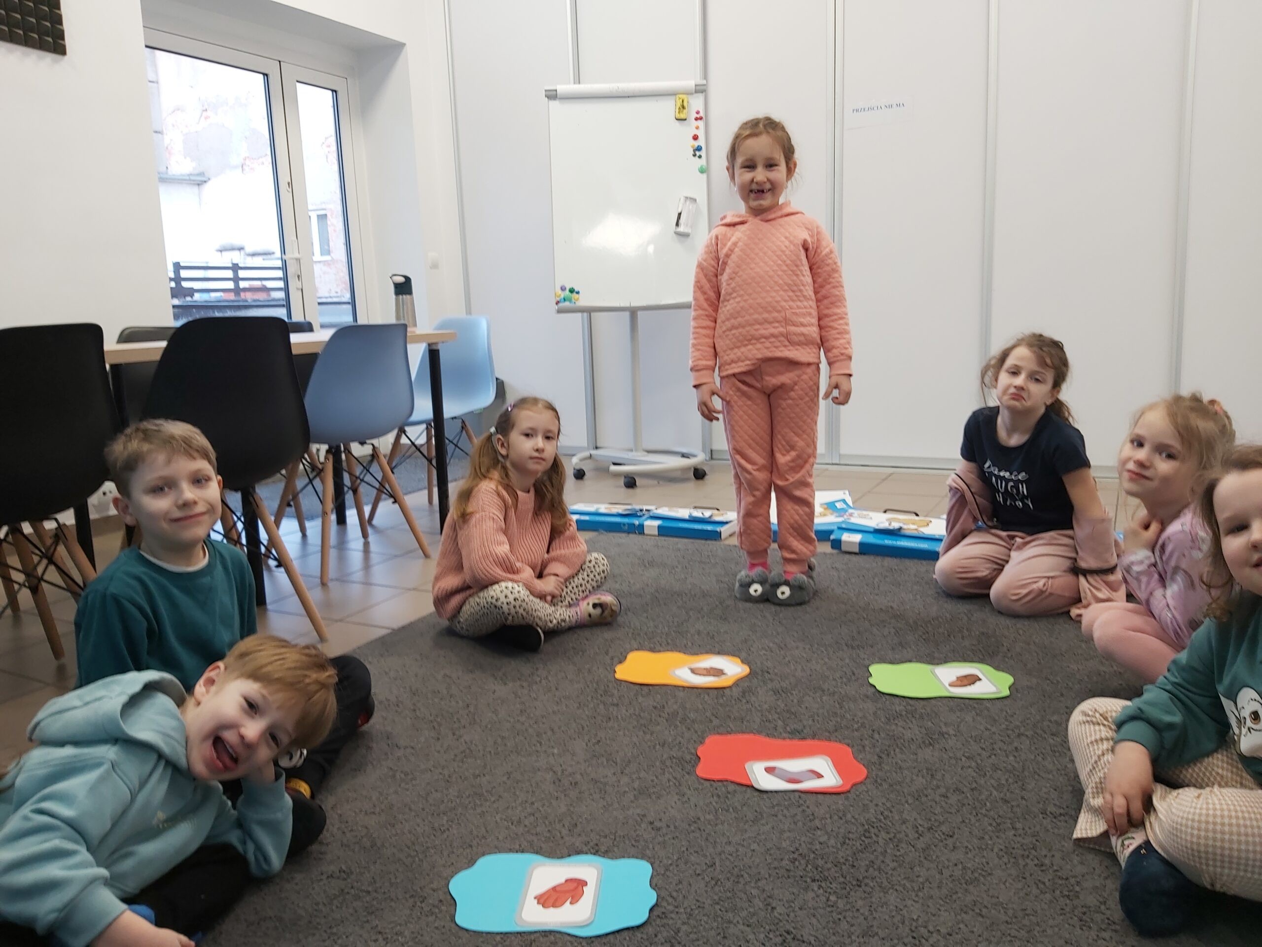 English House Toruń - angielski dla dzieci, młodzieży i dorosłych - zdjęcie 7