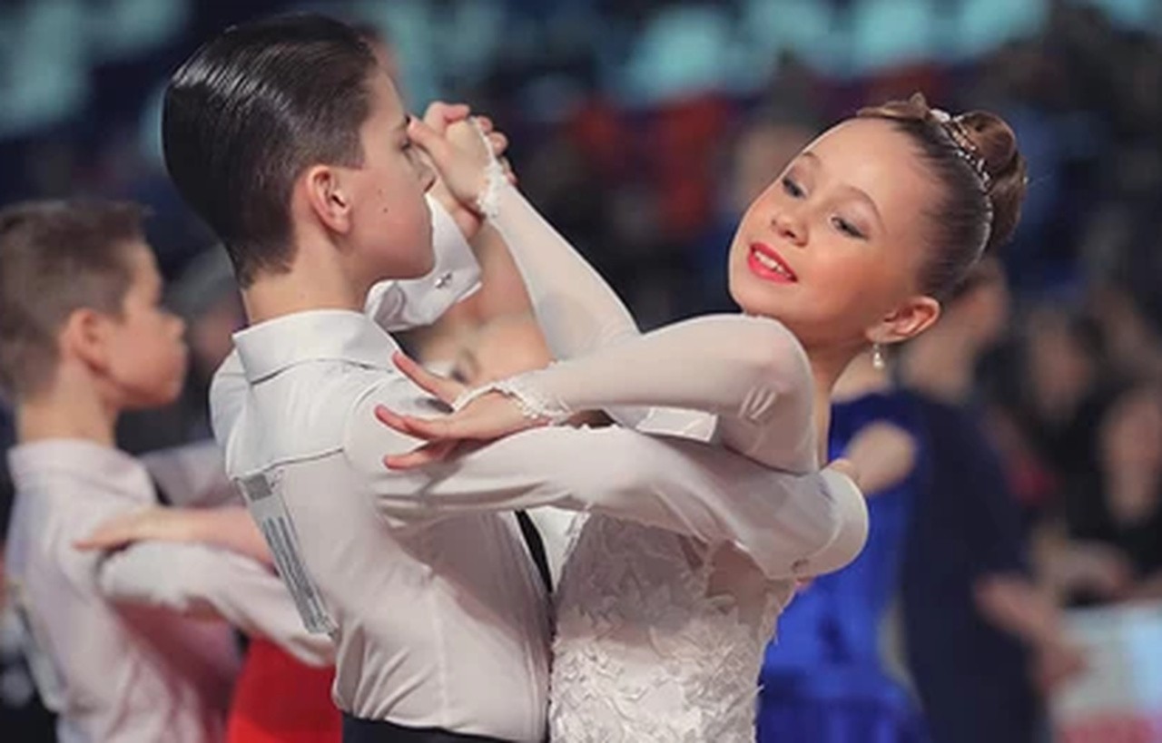 AKADEMIA TAŃCA IDANCE - Szkoła tańca i sklep taneczny