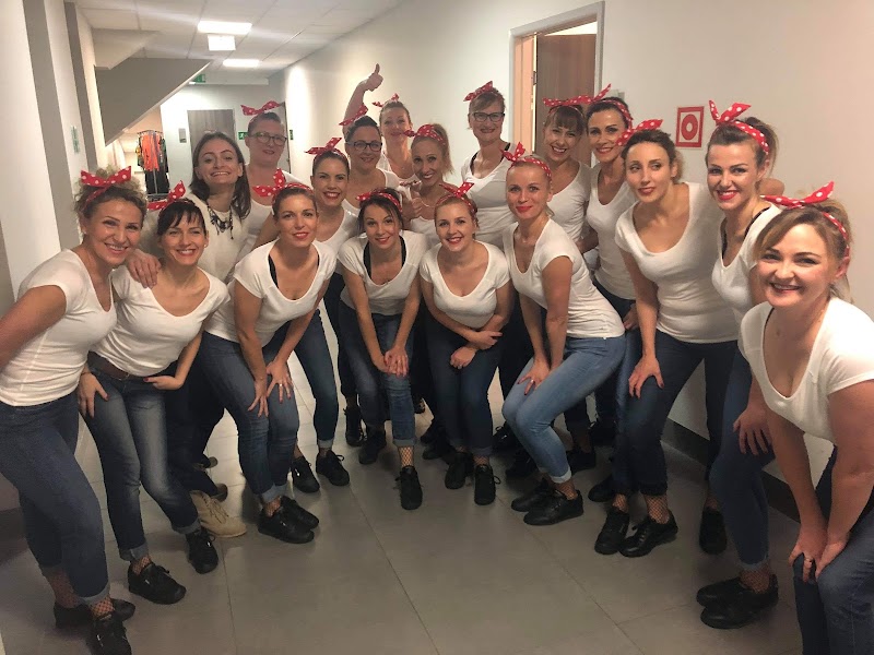 Sportowy Klub Taneczny Mega Dance - Szkoła tańca, akrobatyka, Rock ‘n’ Roll