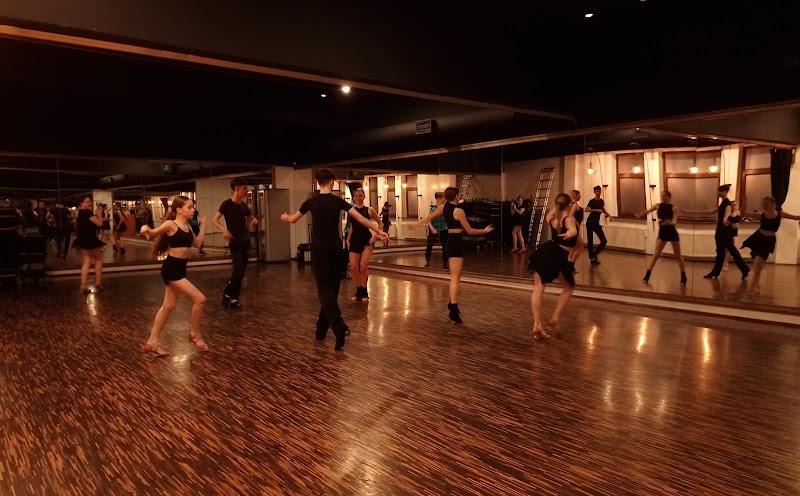 Akademia Tańca Esens