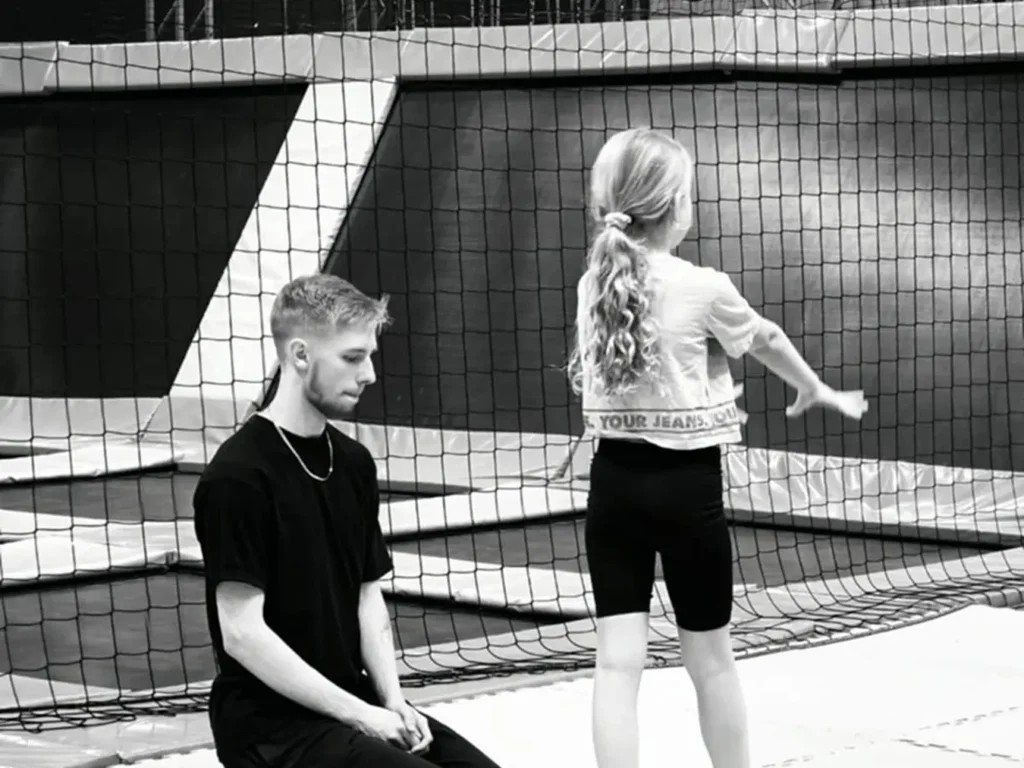 AkroFamilia - Klub Sportowy - Akrobatyka Parkour Fit-kid - zdjęcie 4