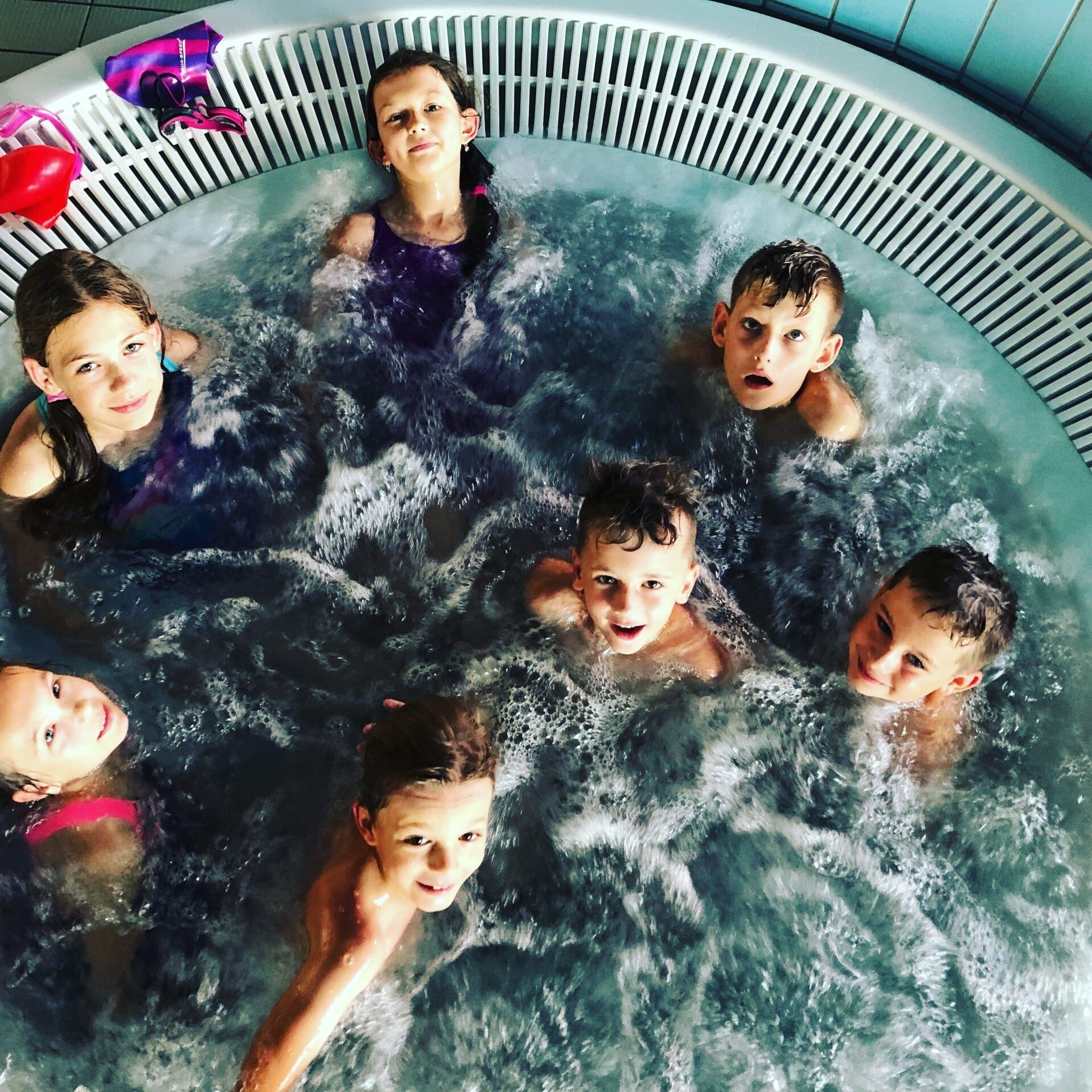 Szkoła Pływania EasyWave Warszawa - Obozy Sportowe Dla Dzieci