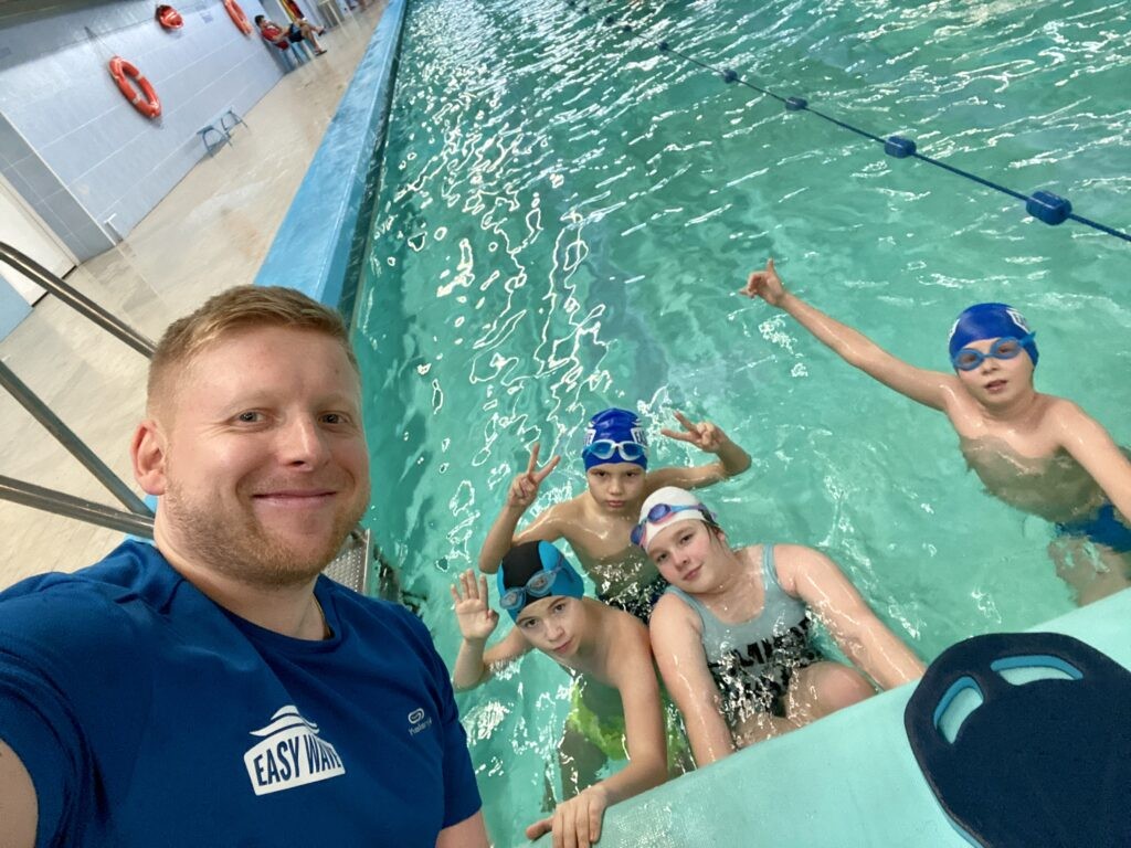 Szkoła Pływania EasyWave Warszawa - Obozy Sportowe Dla Dzieci - zdjęcie 6
