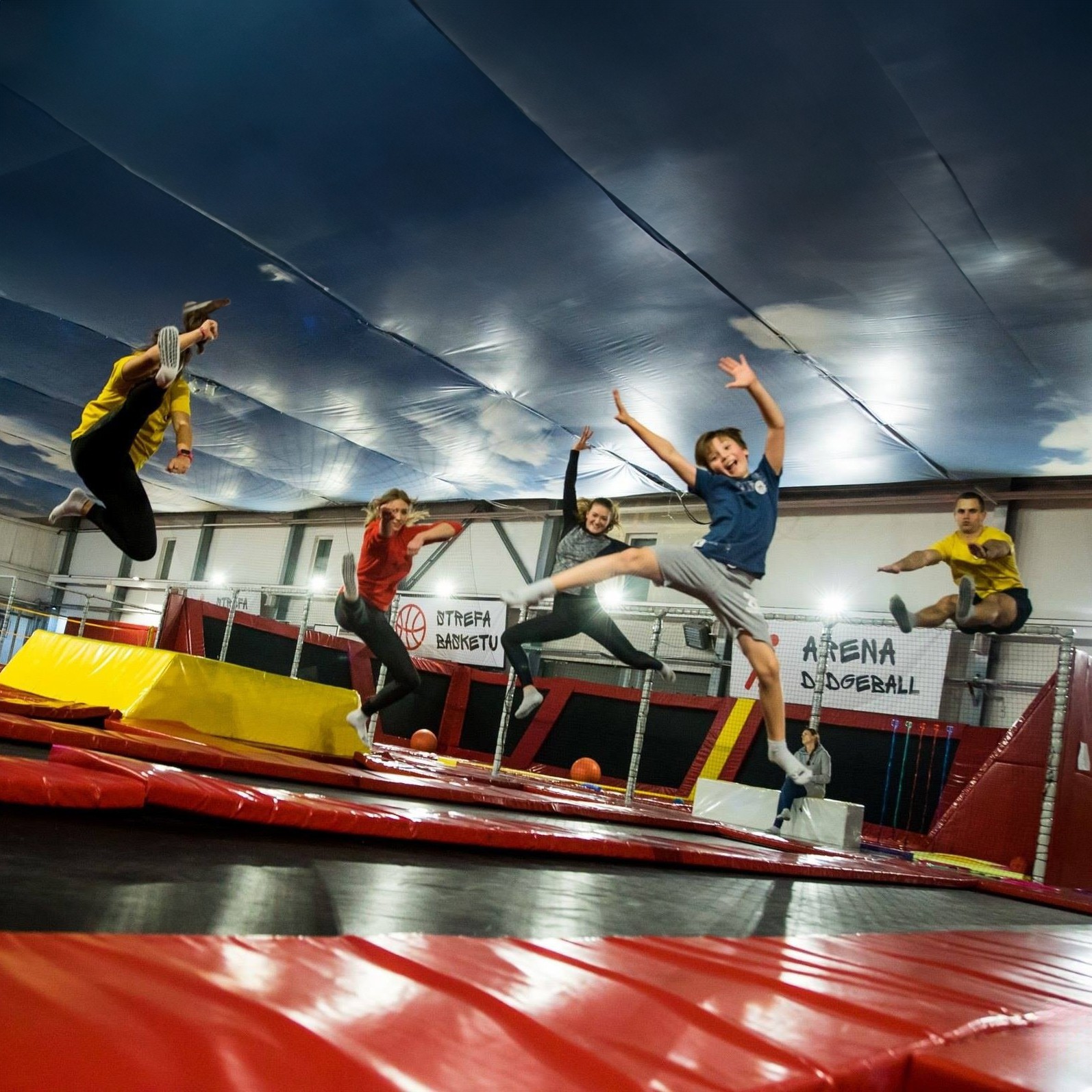Jump 4U - Park Trampolin Wrocław Tarnogaj - zdjęcie 2