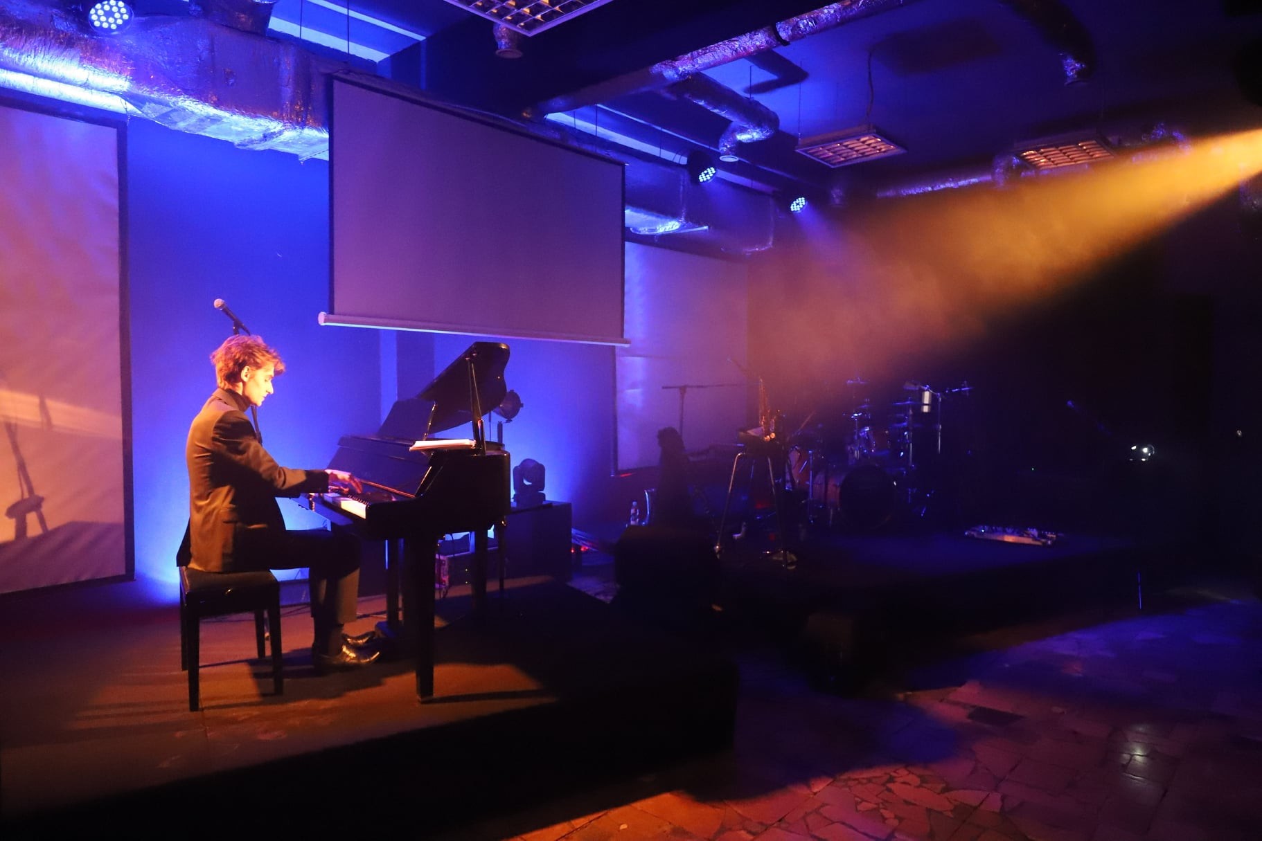 Amfiteatr. Miejski Ośrodek Kultury - zdjęcie 4