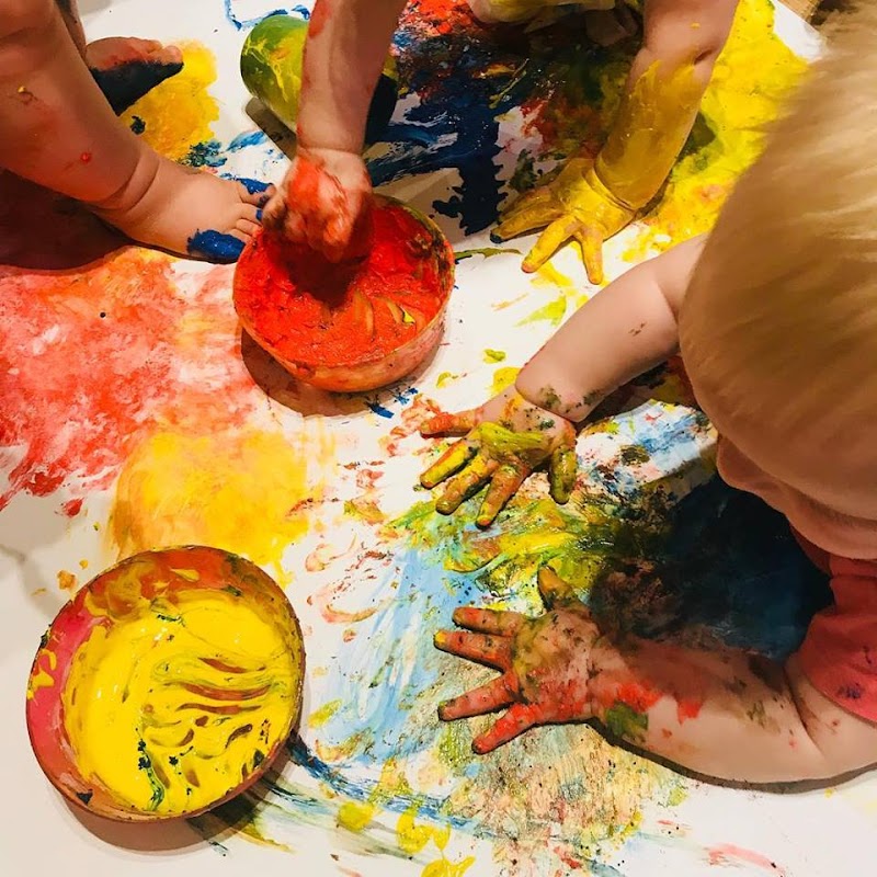 Klamerka- zajęcia bliskościowe i rozwojowe dla dzieci