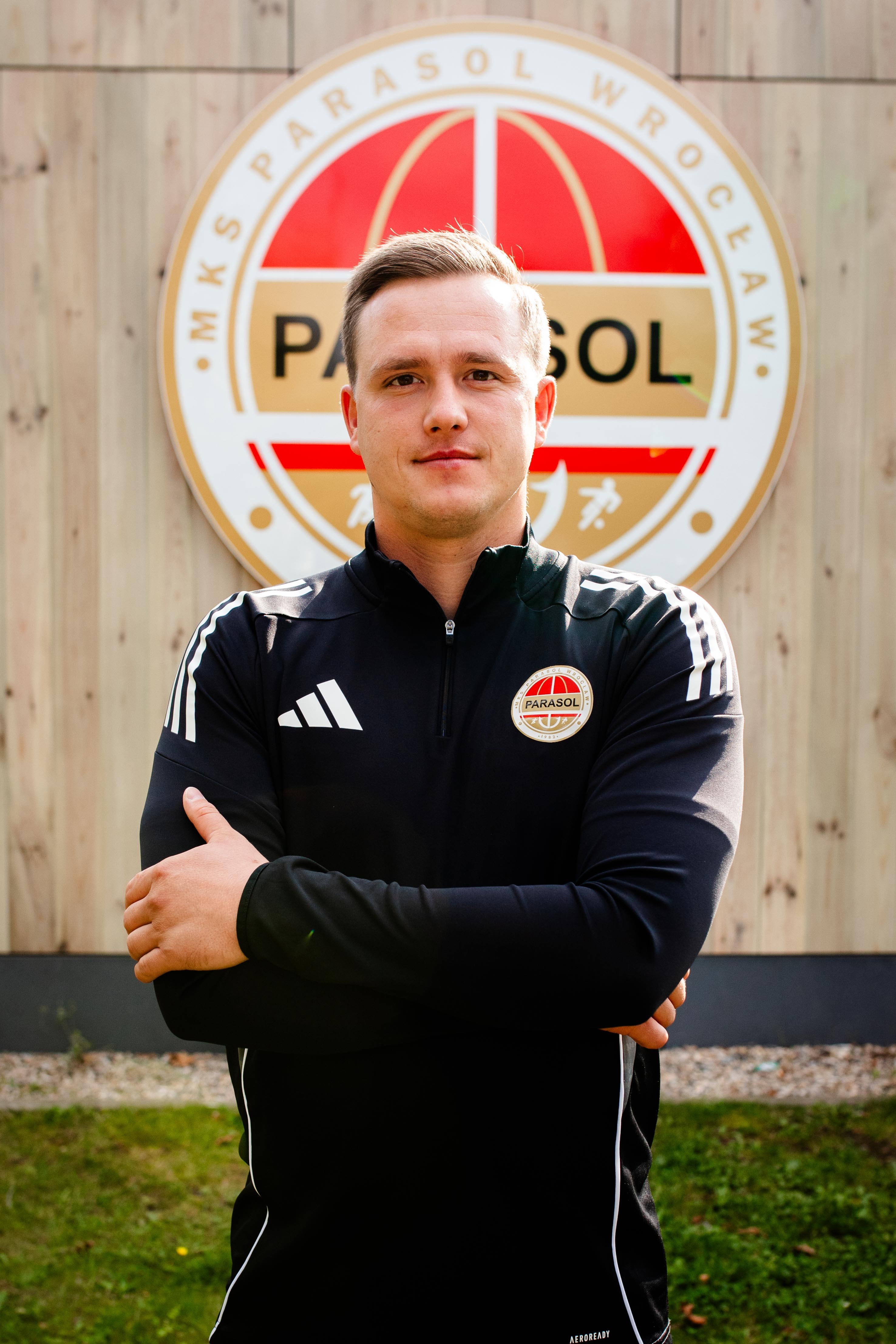 Youth Sports Club Parasol