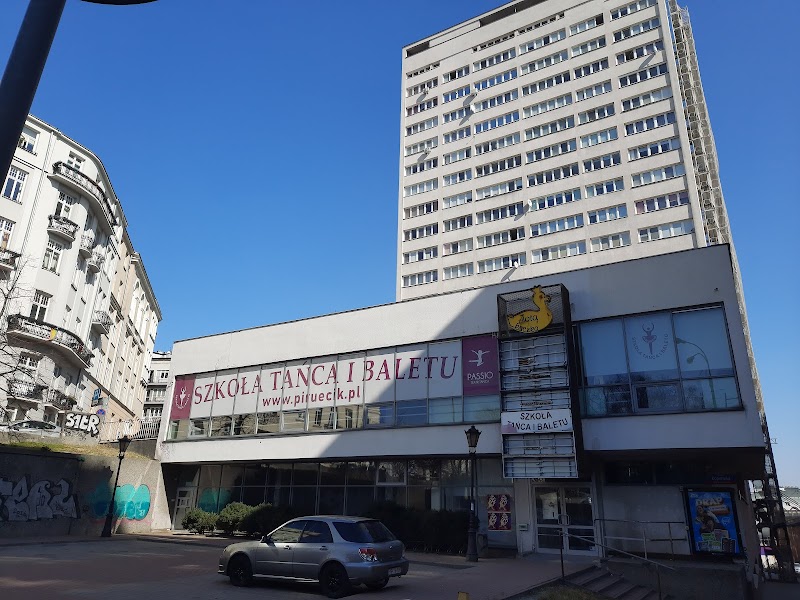 Szkoła Tańca i Baletu "PIRUECIK"