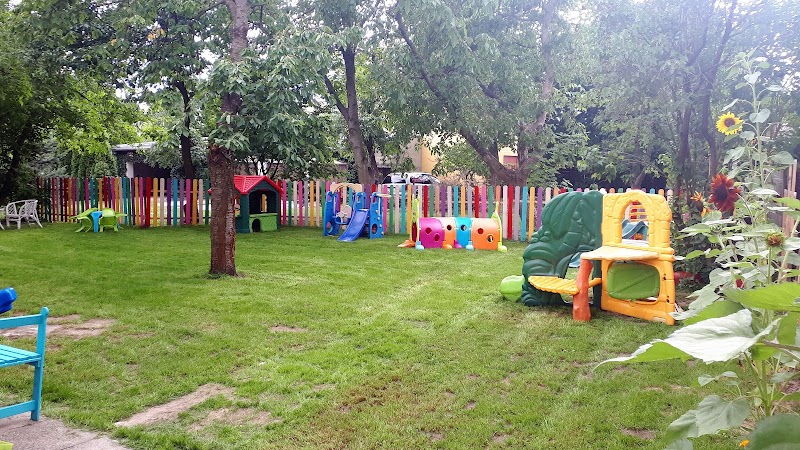 Akademia Milusia. Opieka nad dziećmi