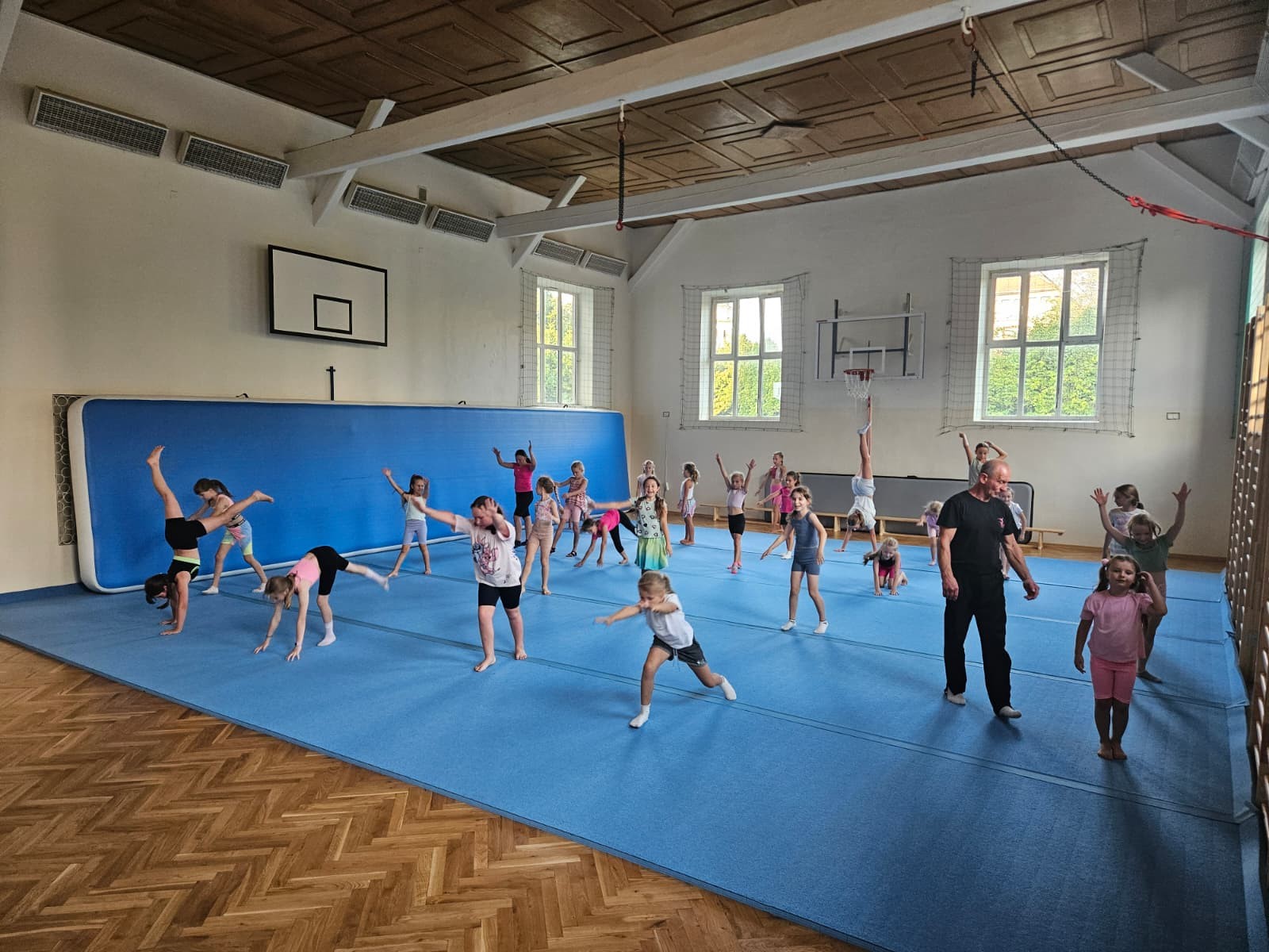 AcroAdrenalina - Akrobatyka Sportowa w Przemyślu