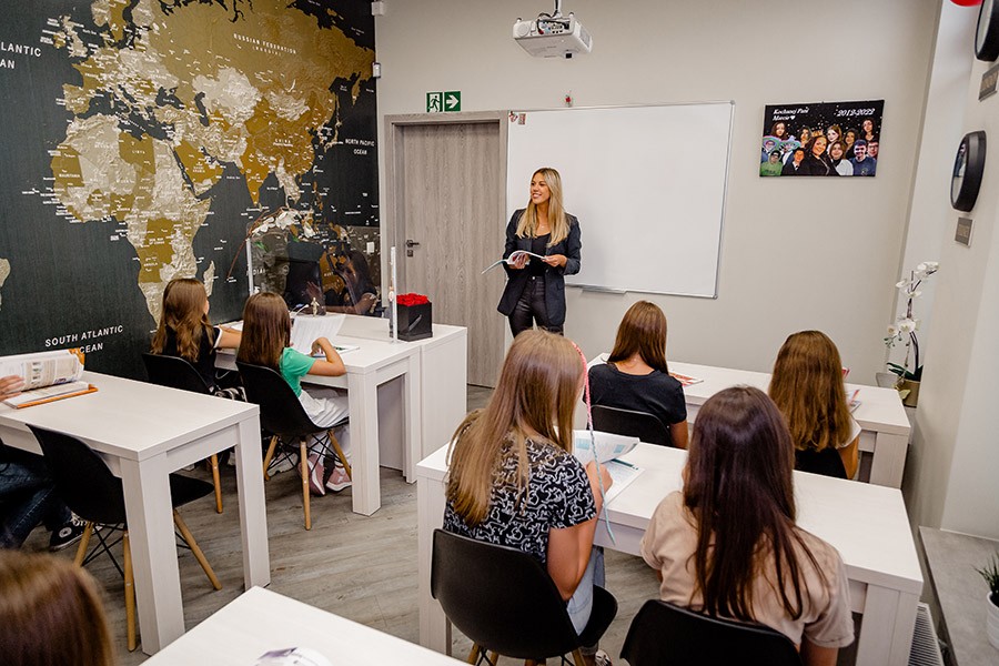 JĘZYKOWA PRZYGODA MARTA STĘPIEŃ