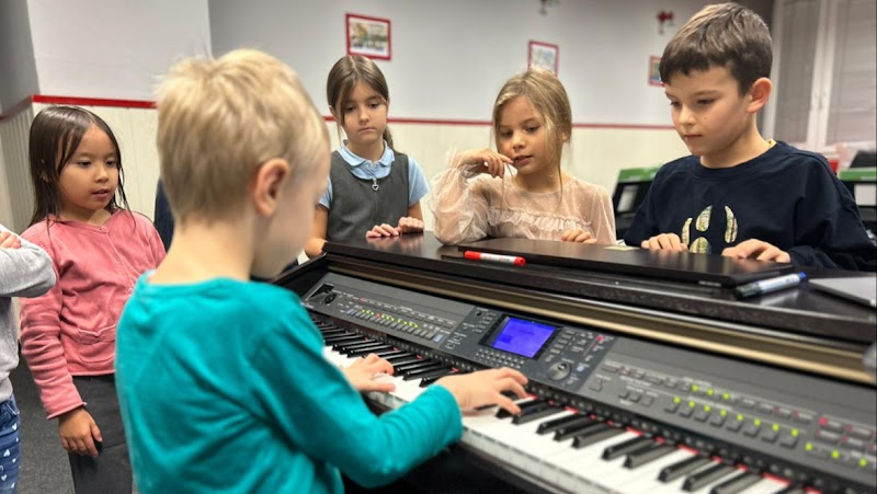 Szkoła Muzyczna YAMAHA - zajęcia muzyczne dla dzieci, młodzieży i dorosłych [placówka artystyczna]