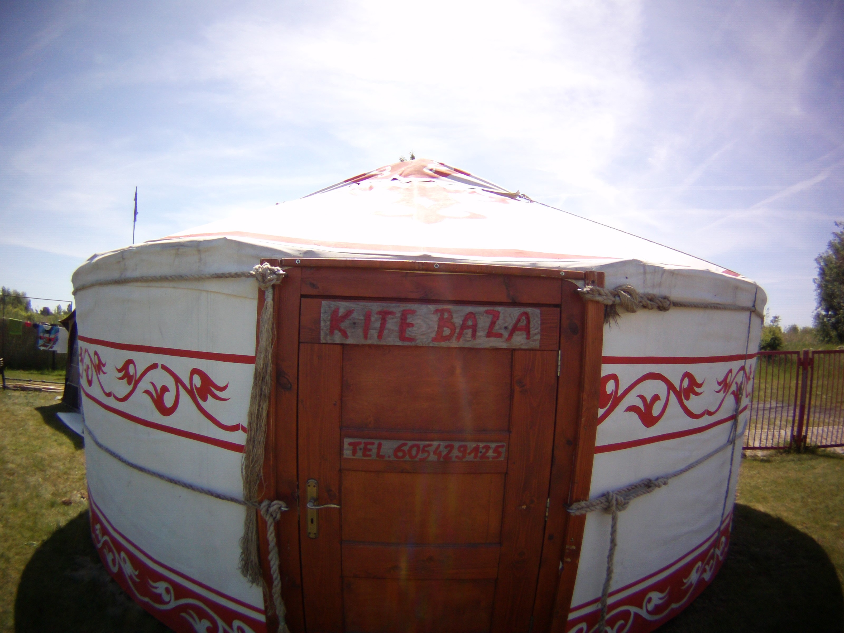 Kitebaza Szkoła Mistrza Polski Instruktorów Kitesurfingu Jastarnia