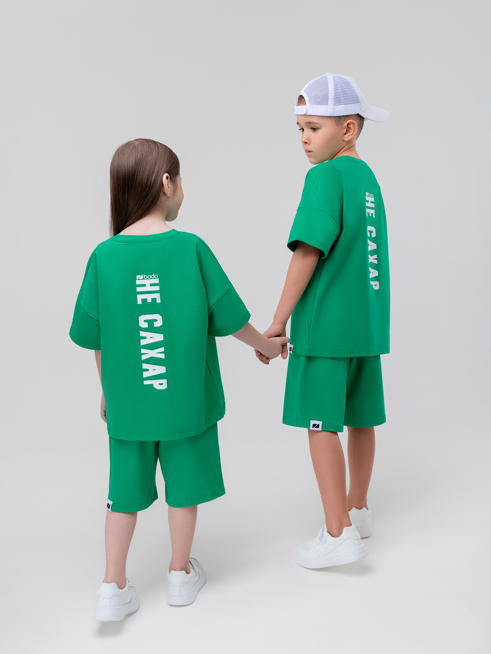 Костюм: футболка и шорты. 11-667MU