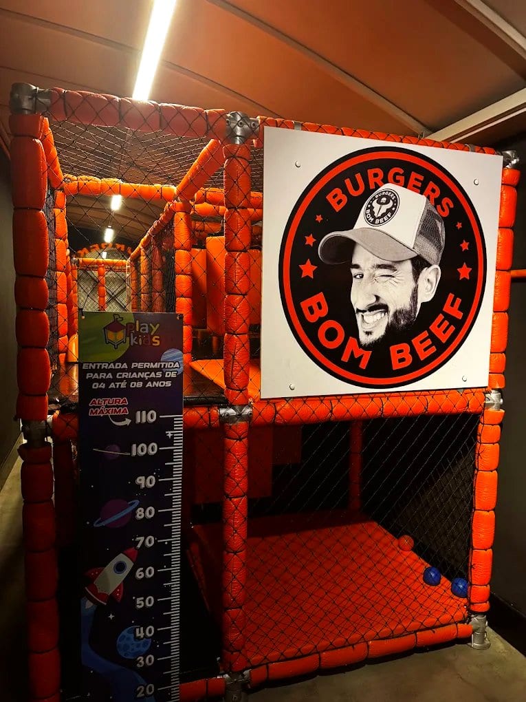 Área kids de Bom Beef Burgers