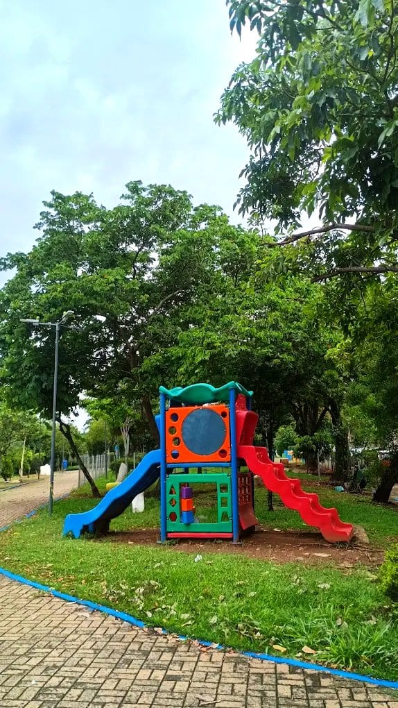 Área kids de Praça Nipo Brasileira