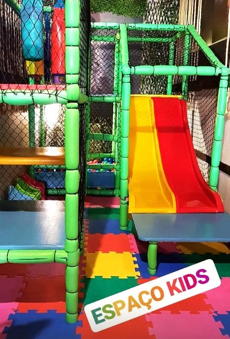 Área kids de Elf Bar e Burger