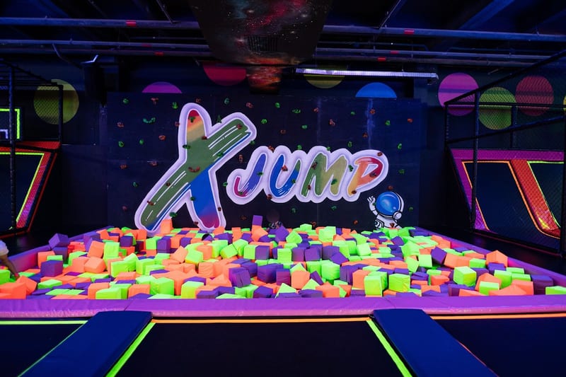 Área kids de XJump - Parque de trampolim - Passeio das Águas Shopping