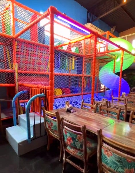 Área kids de Restaurante Tiquatirão Mar & Brasa