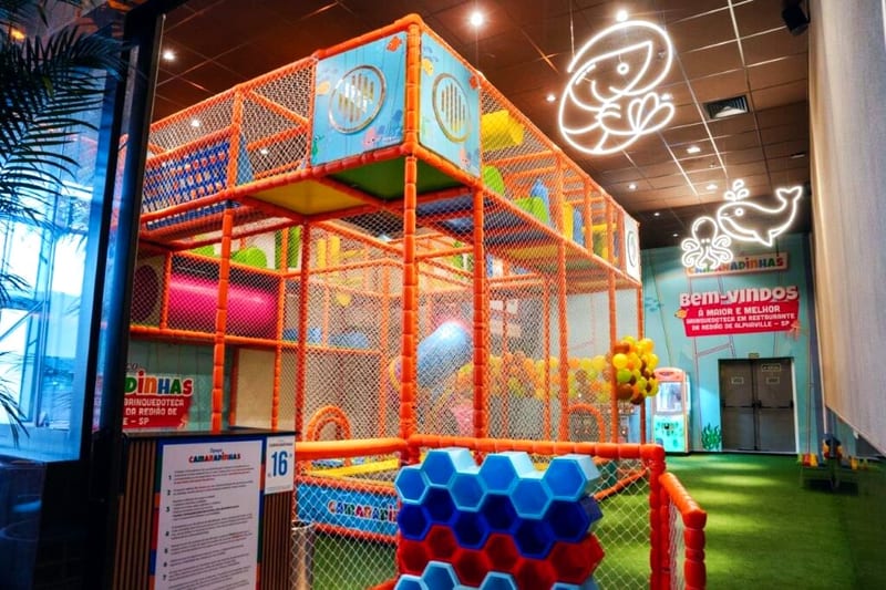 Área kids de Camarada Camarão