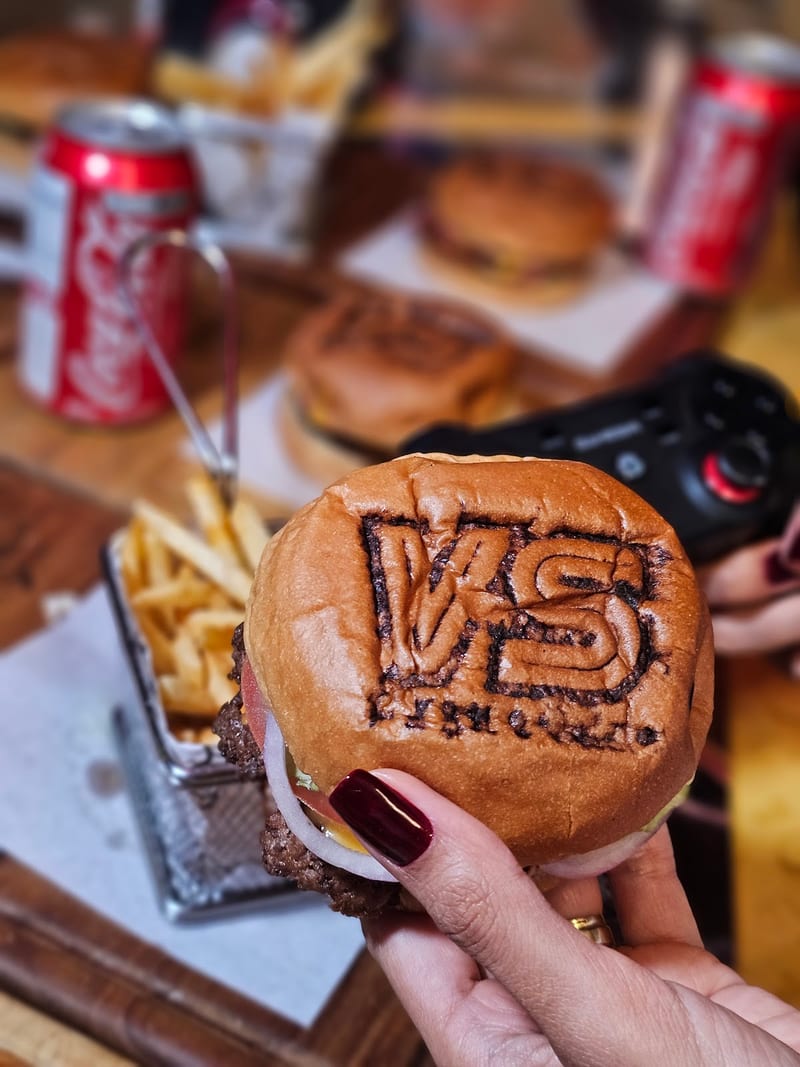 Foto 5 de VS Burger e Gelato | Hamburgueria Gamer | Hamburguer artesanal, sorvete e muita diversão