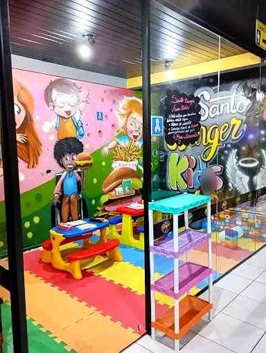 Área kids de Santo Burger - Hamburgueria em Itajaí