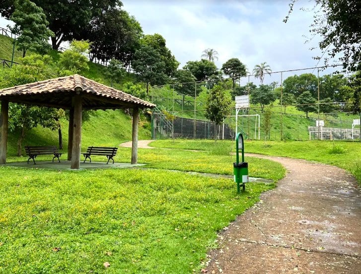 Área kids de Parque Jardim do Lago - Antônio Garcia Machado