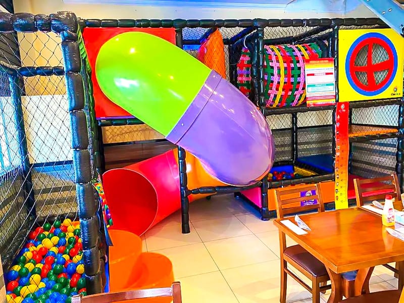 Área kids de Q Tal Restaurante e Pizzaria em Osasco