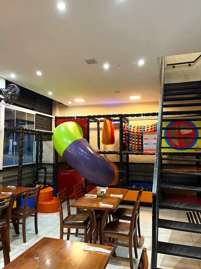 Área kids de Q Tal Restaurante e Pizzaria em Osasco