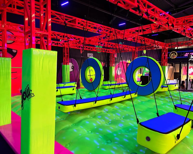 Área kids de Glow Park Goiânia