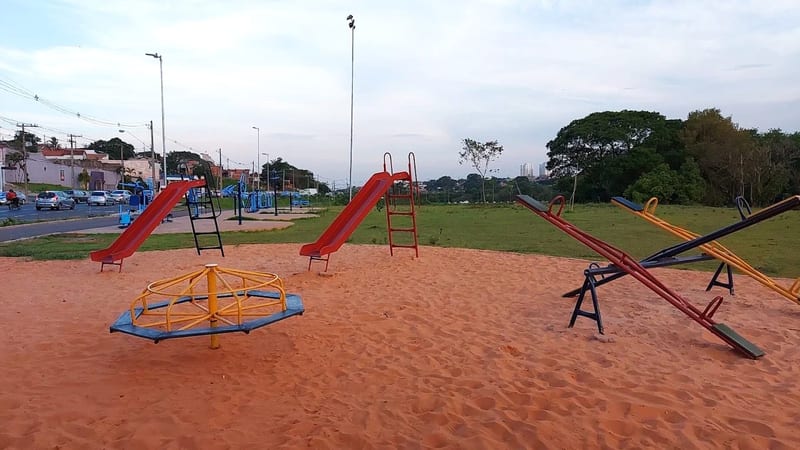Área kids de Academia ao ar livre e Parquinho “Perruche“