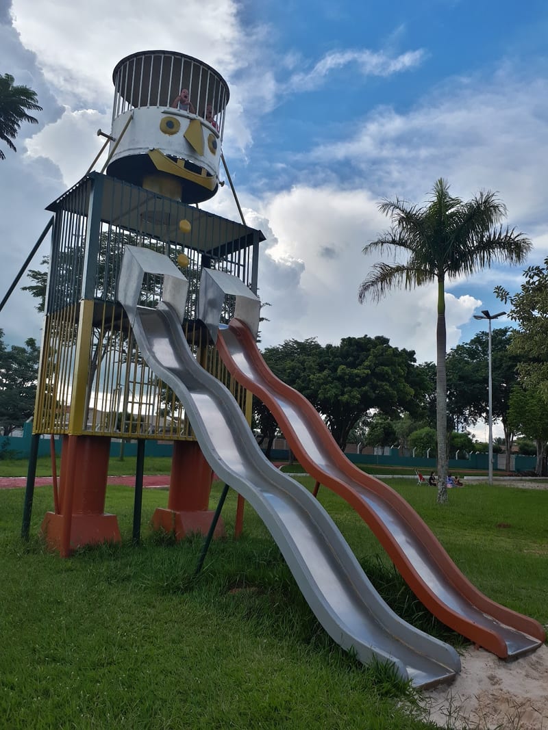 Área kids de Parquinho do Panambi